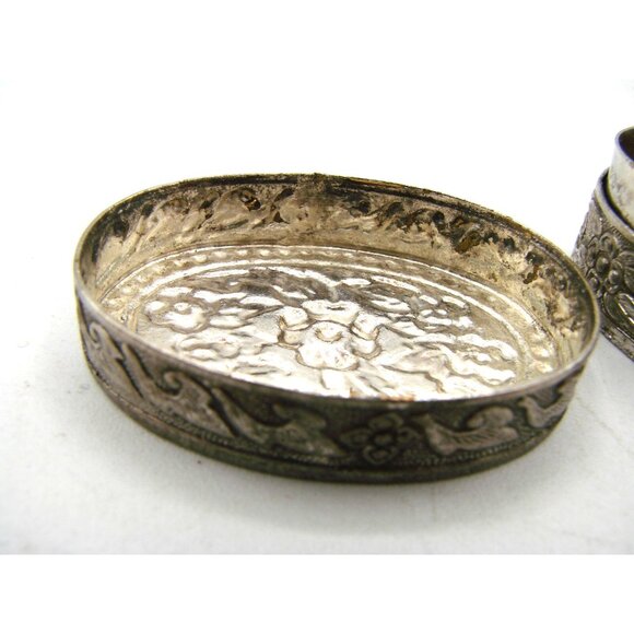 Antique Chinese Pill Box Trinket Silver Tone Floral Oval Repousse Container 40s - Picture 5 of 11